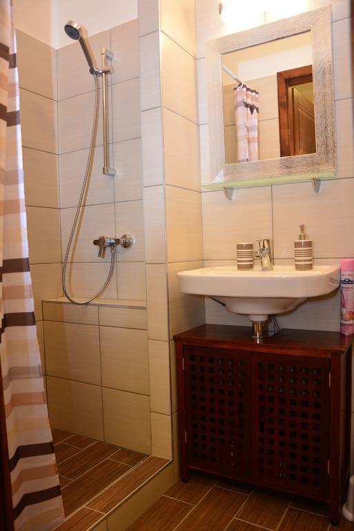Bodza Apartmanok Eger Ruang foto